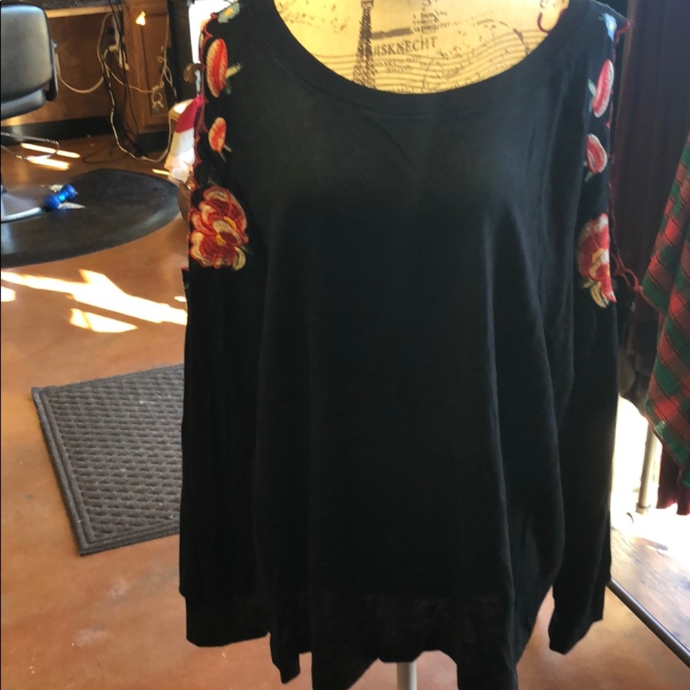 Long sleeve lightweight sweater